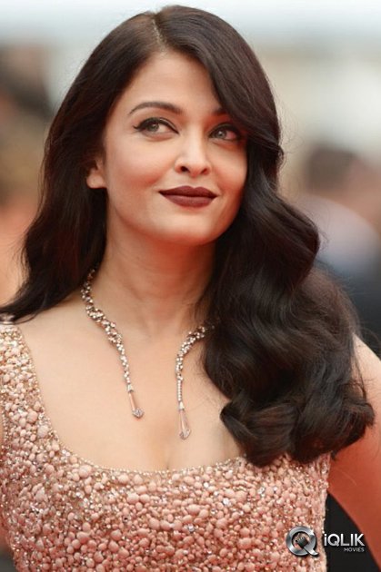 Aishwarya-Rai-at-Cannes-2016